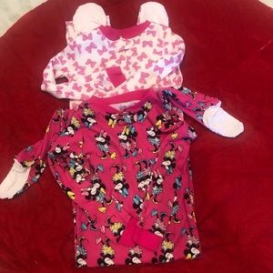 2x20$ 2 pack Disney Mini mouse onesie footed long sleeve